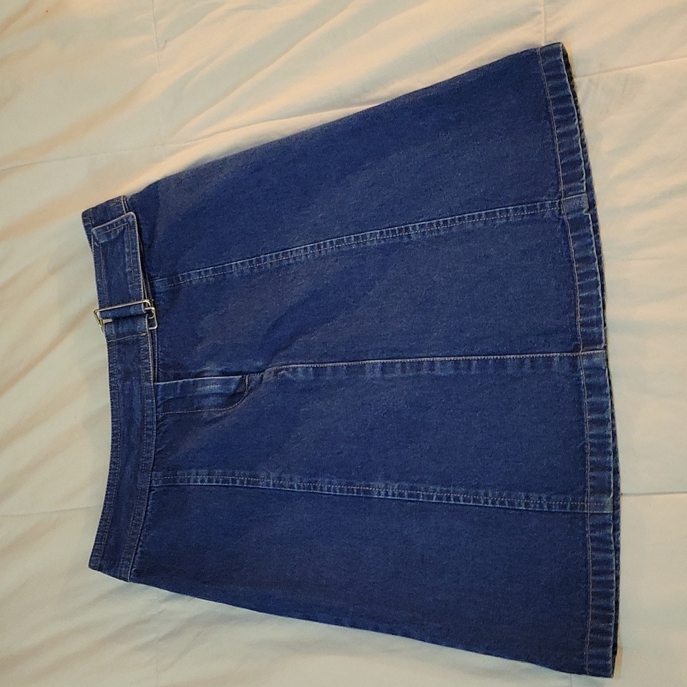 Kenneth Cole denim skirt. Size 2